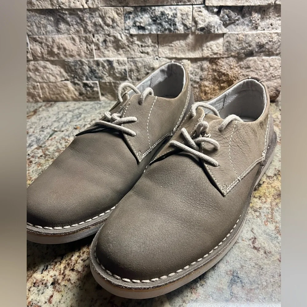 Men's size 10.5~ Chaps Suede Oxfords- Brown Lace Up Rubber Sole Memory Foam